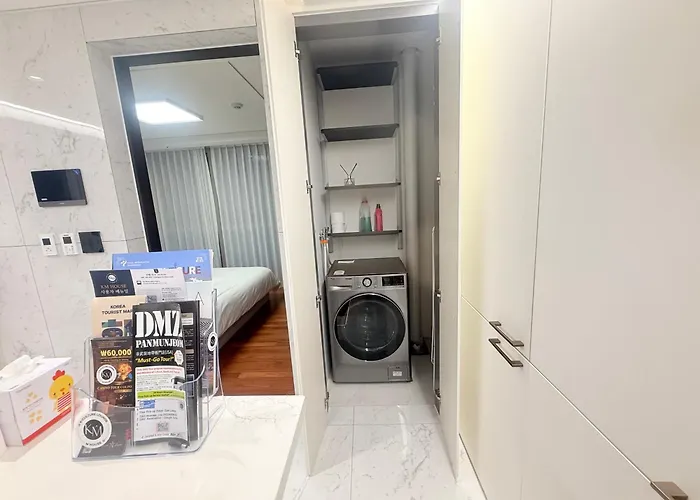 강남 서초 3 2룸 침대 3개 퀸1 싱글 2 패밀리스위트 풀옵션 Km House Séoul