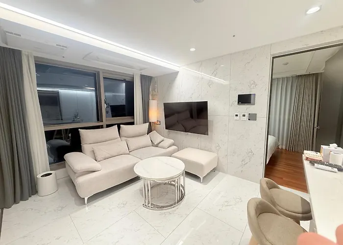 강남 서초 3 2룸 침대 3개 퀸1 싱글 2 패밀리스위트 풀옵션 Km House Appartement Séoul